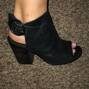 Black wedge shoes!